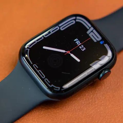 apple watch serie 8 45mm GPS.  E-sim