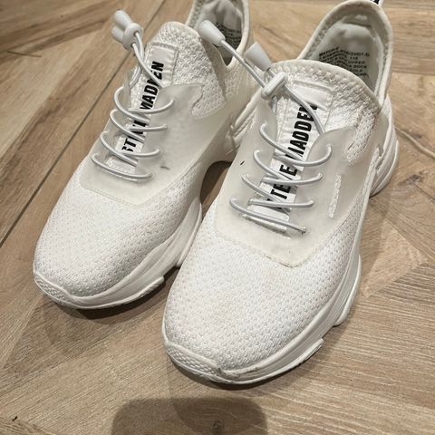 Helt nye Steve Madden sneakers hvite str 38