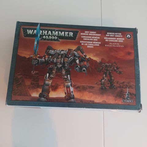 Warhammer 40,000 - Grey Knight Nemesis Dreadknight figurer