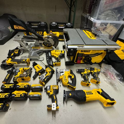 DeWalt  18V.