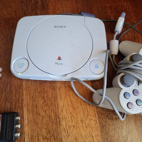 Sony playstation 1  og  2 spill er ned