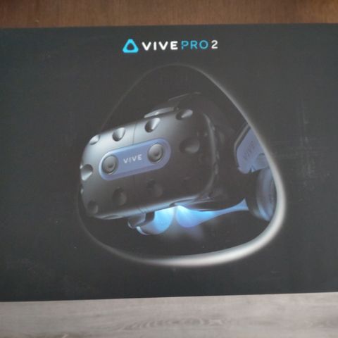 HTC Vive Pro 2 full kit med 3x Vive Tracker 3.0 m/ straps