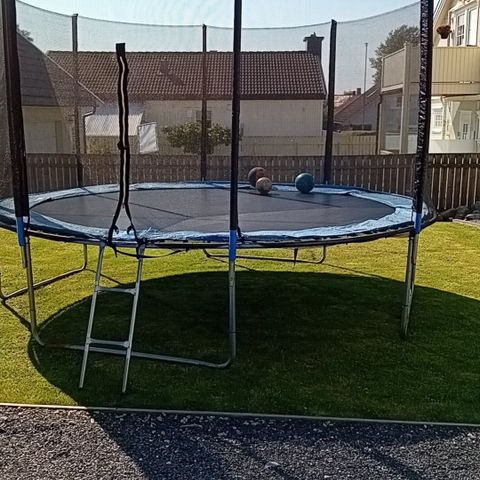 Trampoline gis bort ved raskt henting