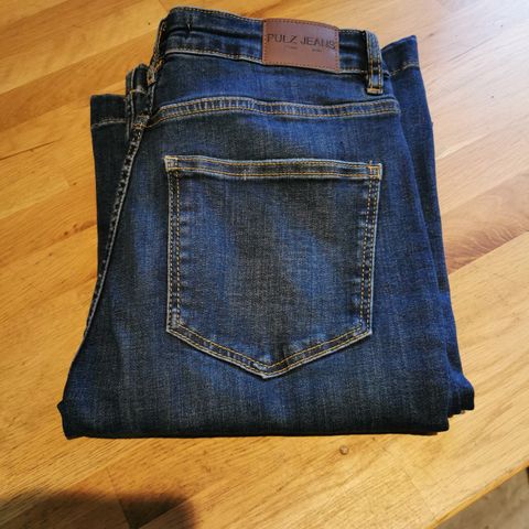 Puls jeans modell Becca Bootcut selges.