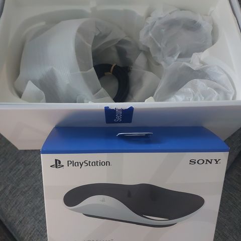 Psvr2, unopened, with charger