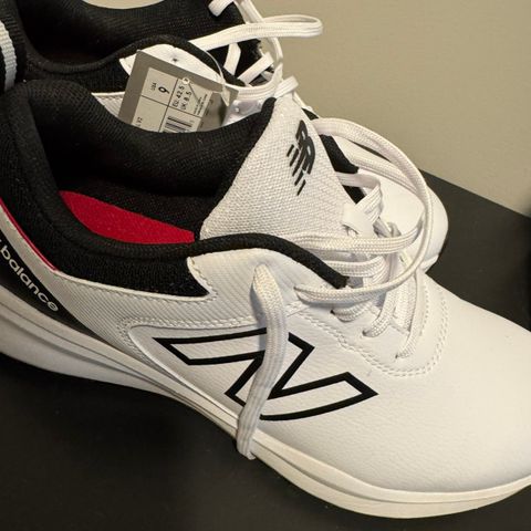 NB. Golf sko Advantage SL Herr: White/Black 42,5 (US 9)