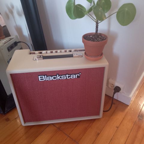 Gitaramp Blackstar Debut 50r