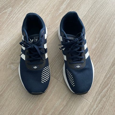 Adidas sko