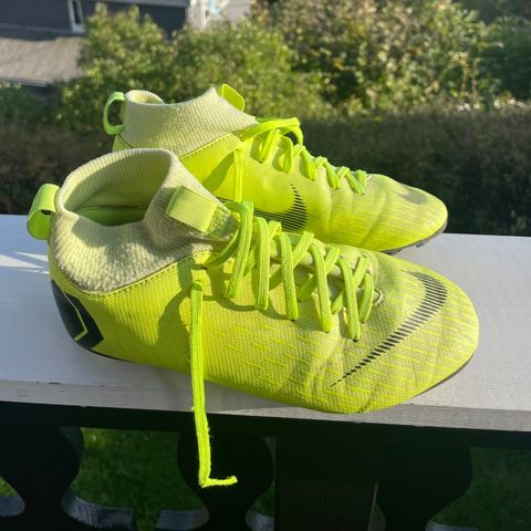 Nike Mercurial fotballsko str 34