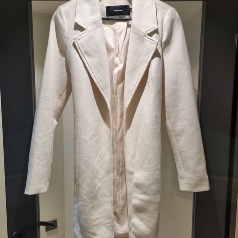 Trenchcoat fra Vero Moda. Str XS.