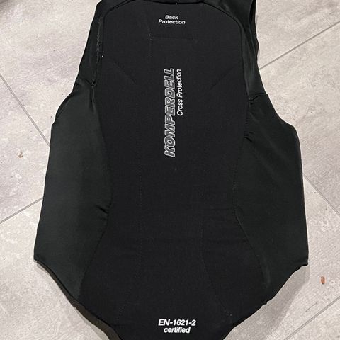 Ryggskinne, back protection