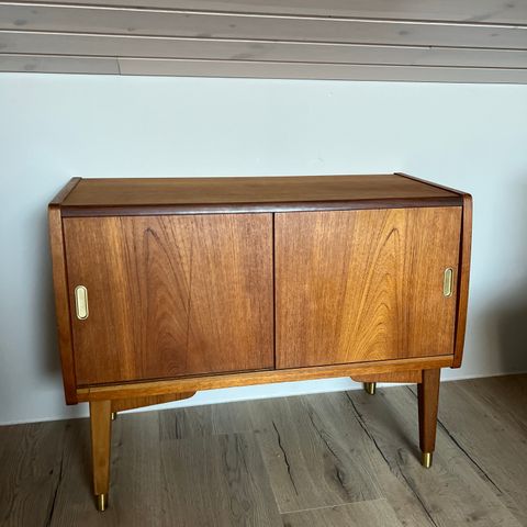 Pen retro teak tv benk og stereoskap