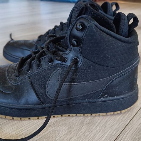 Neste ubrukt Nike hightop vinter sko