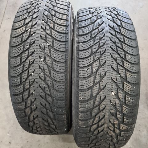 235/60R18 Nokian vinterdekk