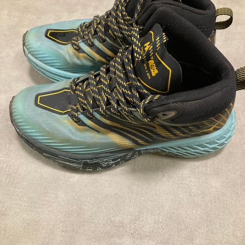 Hoka speedgoat mid 36 2/3