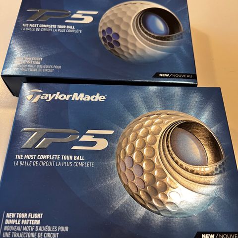 To dusin uåpnede Taylormade TP5 tour golfballer