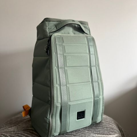 Douchebag The Hugger 30L - Sage Green