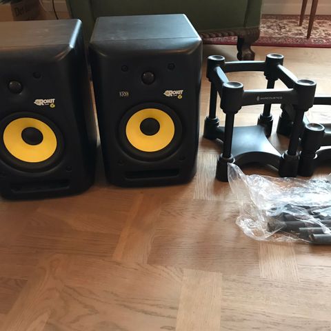 KRK Rokit 6 + ISO acoustics stand