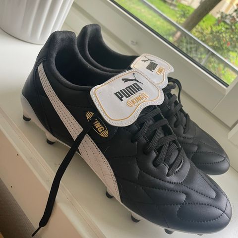 Selger helt nye Puma King Top fotballsko str 40!