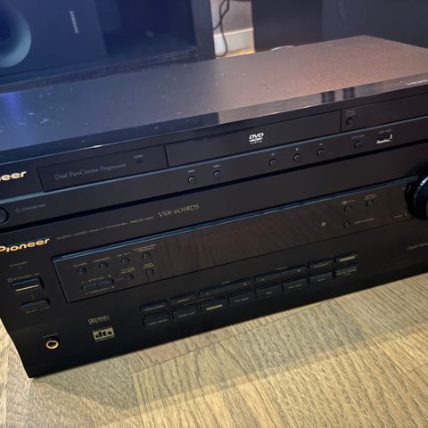 Pioneer forsterker og DVD spiller