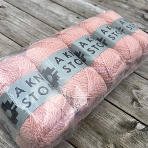 10 nøster fra «A knit story» (ECO) 🤍