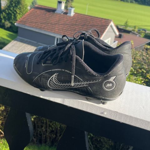 Nike fotballsko str 36,5