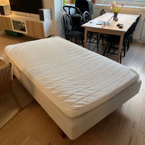 IKEA 120cm rammemadrass med overmadrass