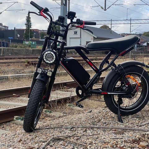 HELT RÅ! FAT BIKE MED 1000w motor, kommer seg opp alle bakker!