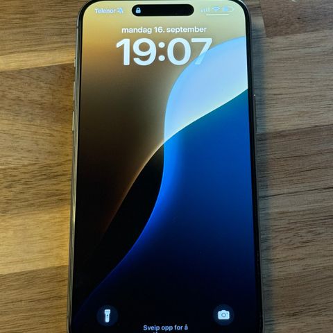 Helt strøken iPhone 15 PRO MAX 512 GB naturlig titan