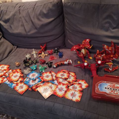 Masse gammel bakugan