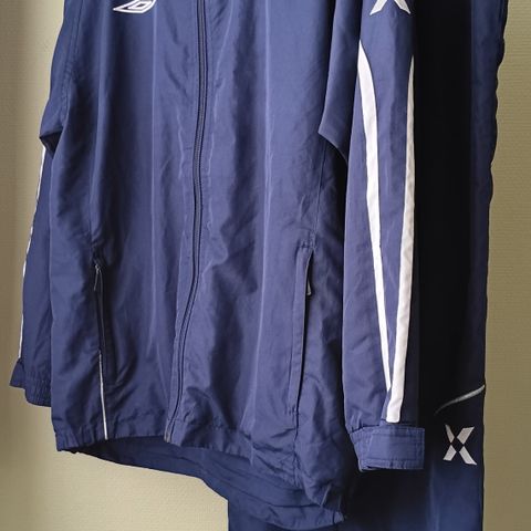 Umbro treningsdress - str. 152