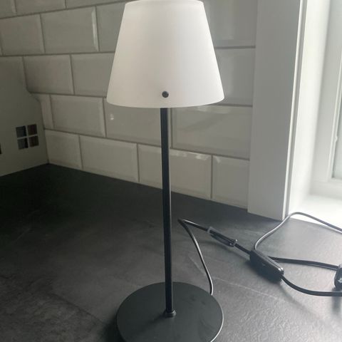 Herstal bordlampe