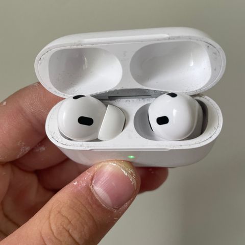 AirPods