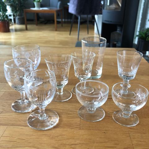 Norske vintage glass med slipt dekor, portvin, snaps, likør