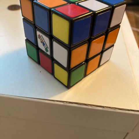 Rubiks kube selges - fra Rubiks.com