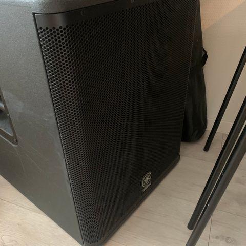 Yamaha DXS15 eller 18 Subwoofer ønskes