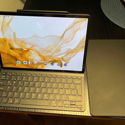 Galaxy Tab S8+ 5G 256GB Graphite m/tastaturdeksel