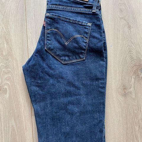 Strøken Levis str. 27/32. Bold Curve Skinny, stretch.