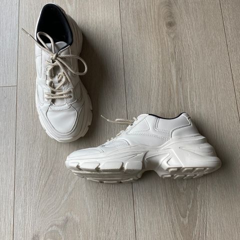 Sneakers fra Zara