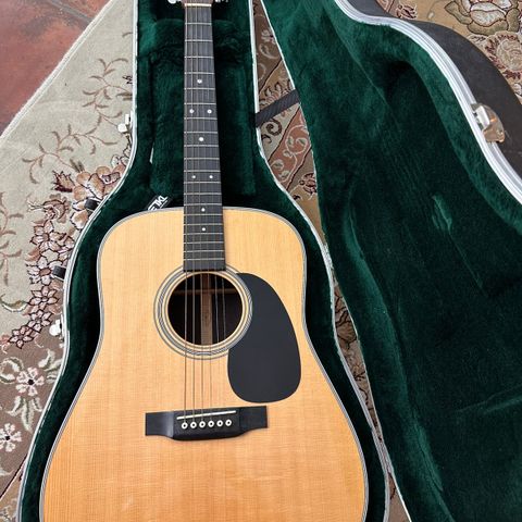 Martin D-28