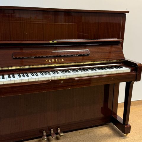 Yamaha piano U1 mahogny (frakt og stemming inkl.)