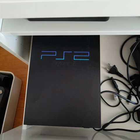 Playstation2 med spill og eye-toy