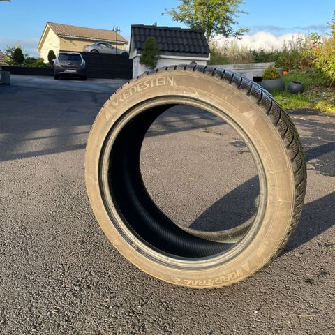 Vinterdekk Vredestein 225/45 R17