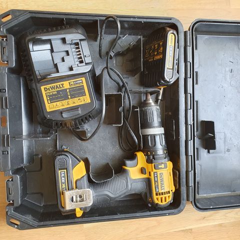 Dewalt Skrumaskin dcd735 Med Lader og 2 Batteri