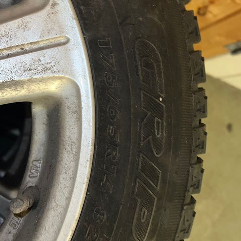 4stk Vinterdekk 175/65R14 82H