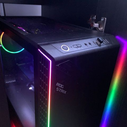 Stasjonær Gaming PC + Skjerm