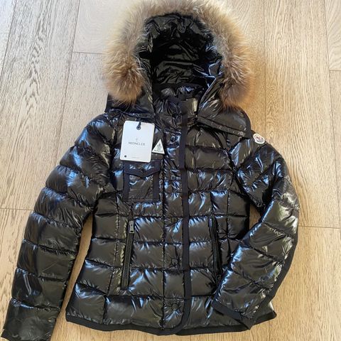 Moncler jakke dame strl S