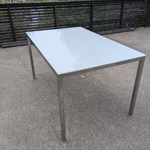 Giving away a nice table