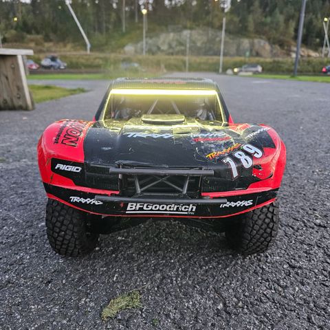 Traxxas udr