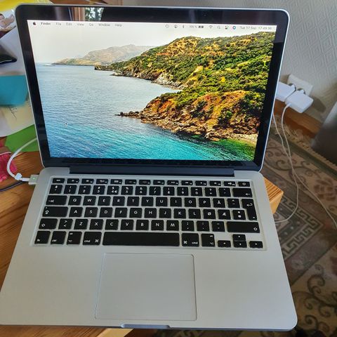 MacBook Pro 2,7GHz 8ram 250gb early 2015